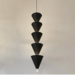 Подвесной светильник светодиодный в виде ряда черных металлических конусов  Herringbone варинант исполнения - 4 | Loft Concept в Москве