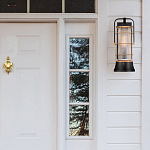 Настенный фонарь цилиндрической формы с рифленым стеклом в золотом каркасе на черном прямоугольном основании Eurofase варинант исполнения - 7 | Loft Concept в Москве