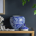 Ваза округлой формы с синей росписью и цветочным узором Blue & White Ornament варинант исполнения - 6 | Loft Concept в Москве