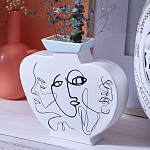 Ваза плоская белая с абстрактными черными линиями в форме лиц Faces of Imagination варинант исполнения - 3 | Loft Concept в Москве