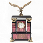 Часы настольные из родонита и бронзы с декором в виде орла Eagle Stone Clock варинант исполнения - 1 | Loft Concept в Москве