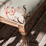 Банкетка из массива бука светло-зеленая с растительным орнаментом Raffael Angel Floral Banquette варинант исполнения - 2 | Loft Concept в Москве