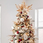 Заснеженная Новогодняя Ель с золотыми листьями и цветами в комплекте варинант исполнения - 2 | Loft Concept в Москве