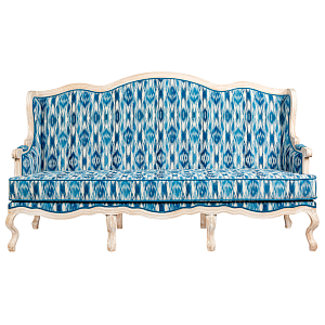 Трехместный диван с голубым узором Ikat Pattern